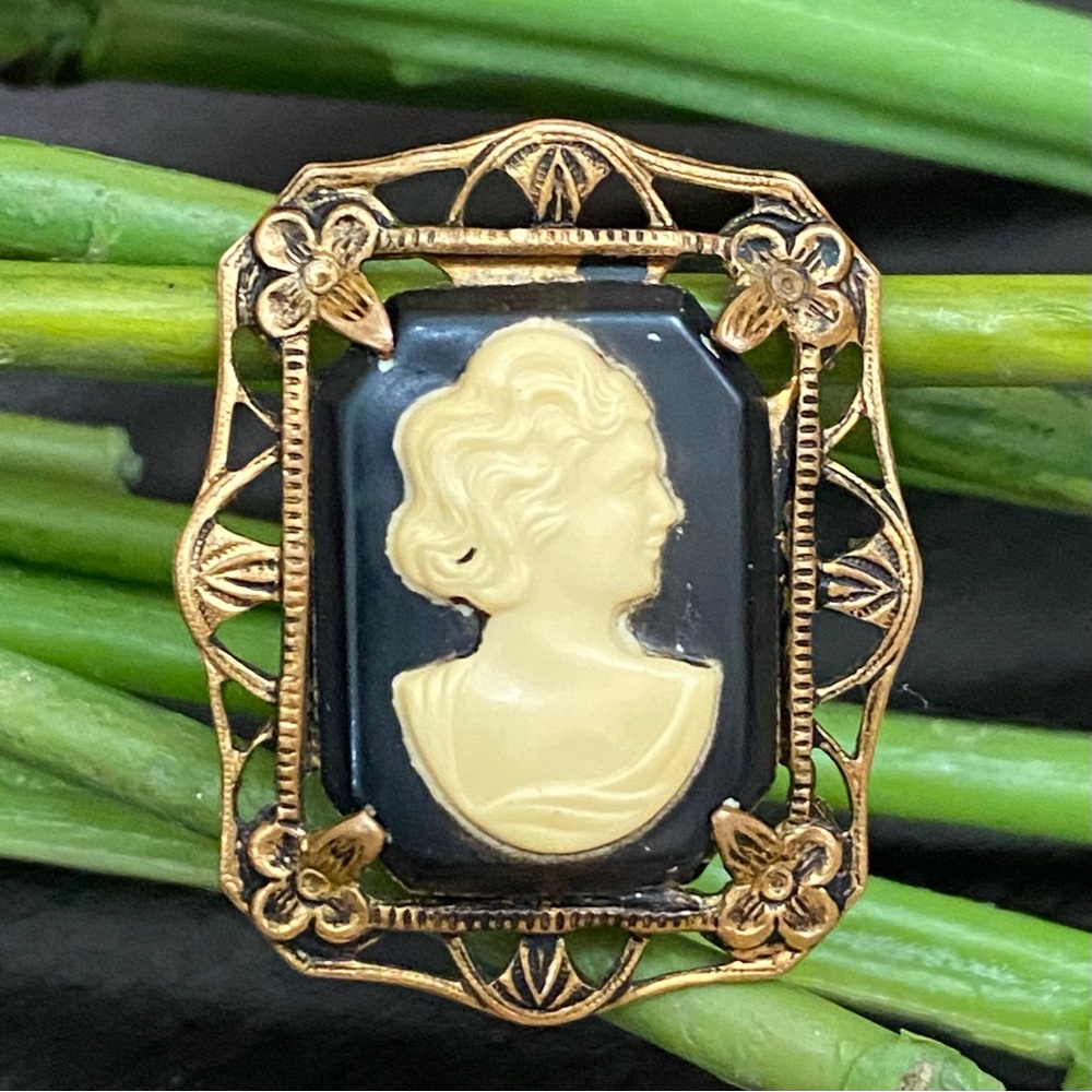 Vintage Old Celluloid Cameo Ornate Victorian Brooch
